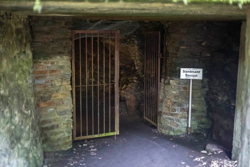 An entrance at Felsendome Rabenstein